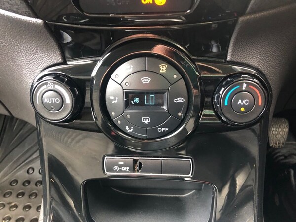 Used Ford Fiesta 2015 for sale - 75923988: Photo 29