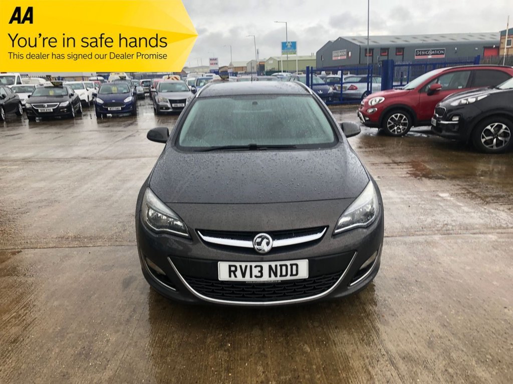 Used Vauxhall Astra 2013 for sale - 76569841: Photo 2