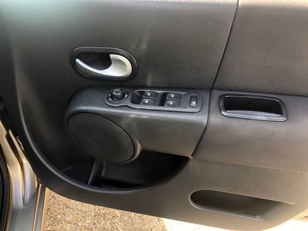 Used Renault Grand Modus 2011 for sale - 76092867: Photo 11