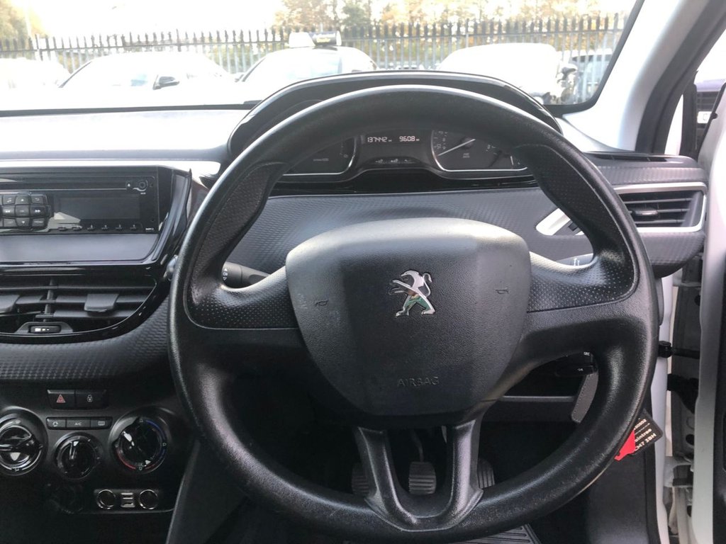 Used Peugeot 2008 2014 for sale - 76482242: Photo 15