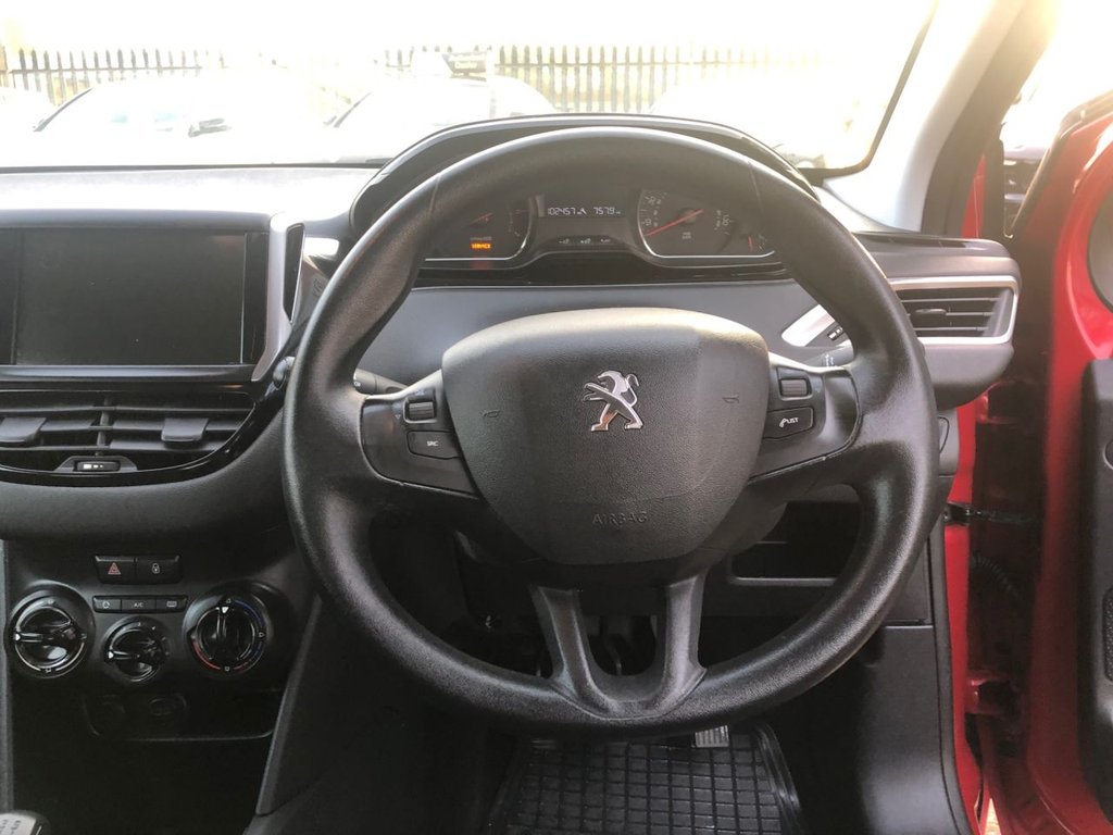 Used Peugeot 208 2014 for sale - 76496624: Photo 13