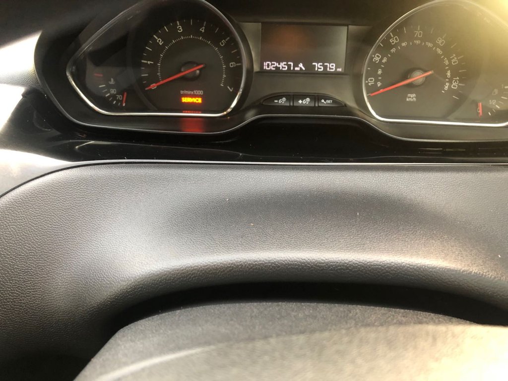 Used Peugeot 208 2014 for sale - 76496624: Photo 15