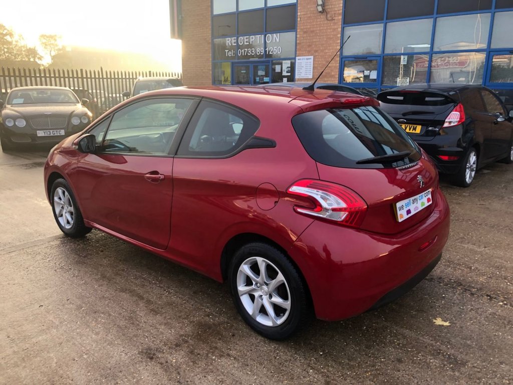 Used Peugeot 208 2014 for sale - 76496624: Photo 7