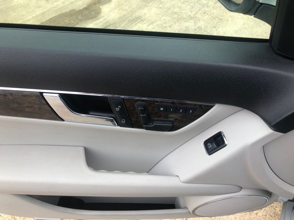 Used Mercedes-Benz C Class 2008 for sale - 76429742: Photo 38