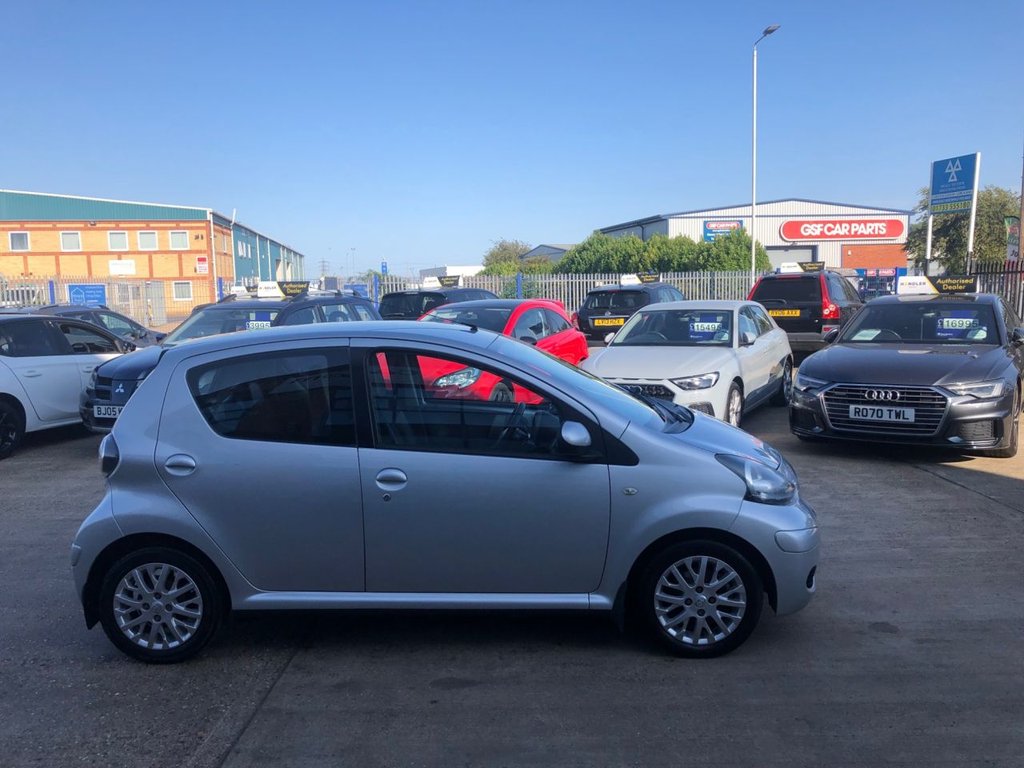 Used Toyota AYGO 2010 for sale - 77406703: Photo 11