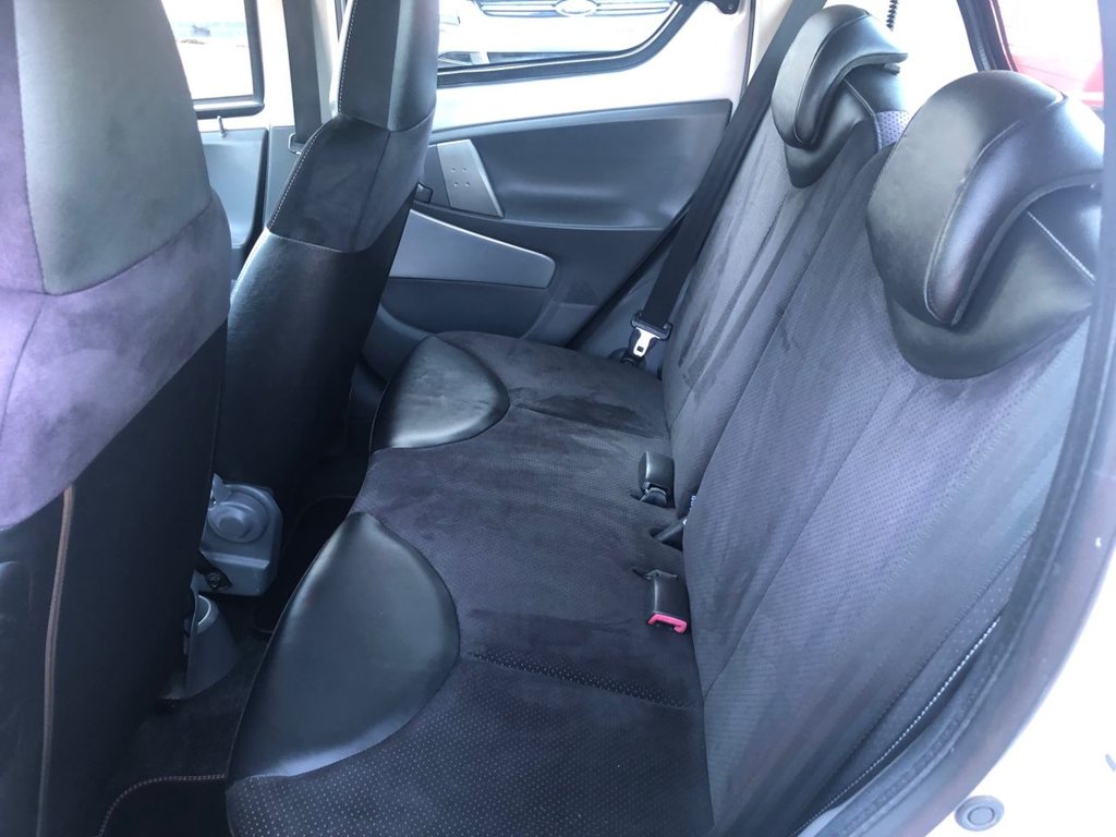 Used Toyota AYGO 2010 for sale - 77406703: Photo 20