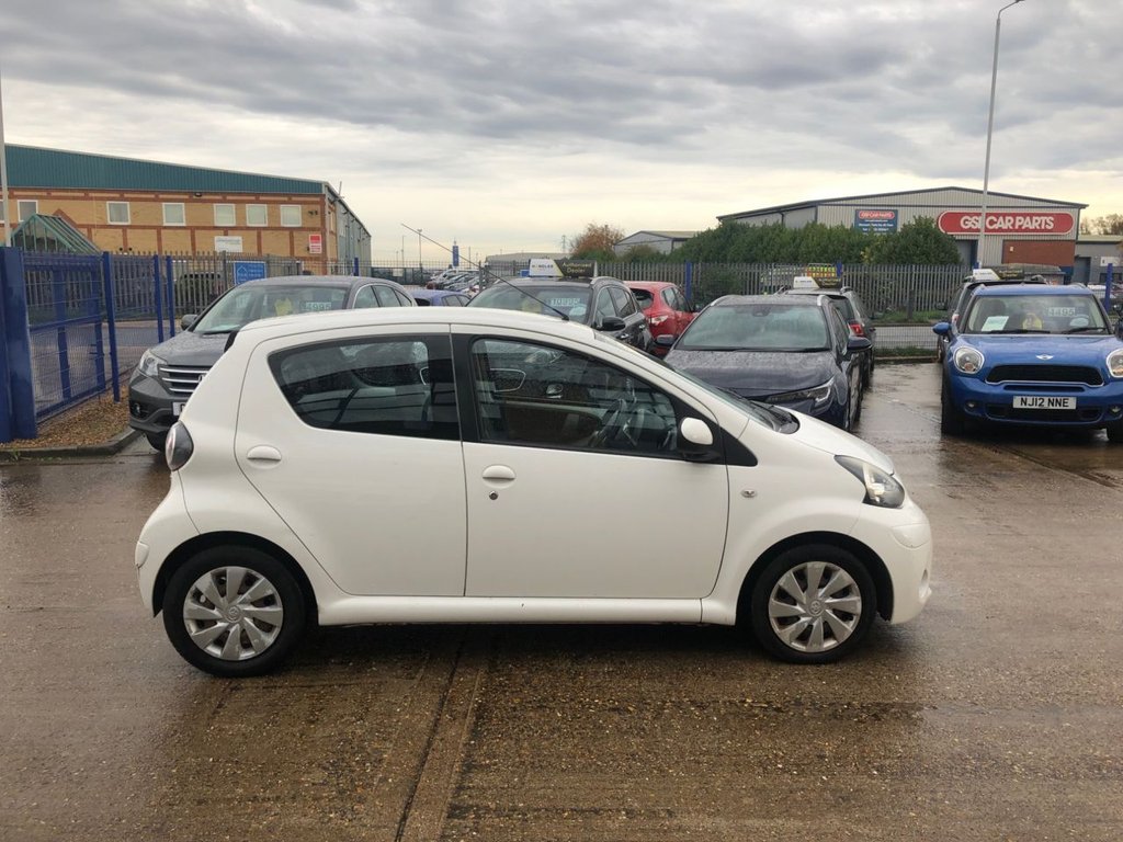Used Toyota AYGO 2013 for sale - 76631808: Photo 11