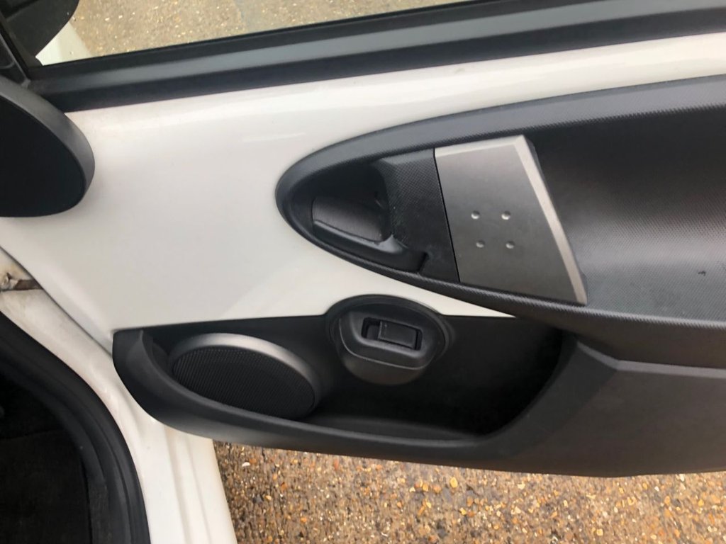 Used Toyota AYGO 2013 for sale - 76631808: Photo 16