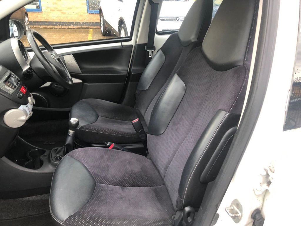 Used Toyota AYGO 2013 for sale - 76631808: Photo 21