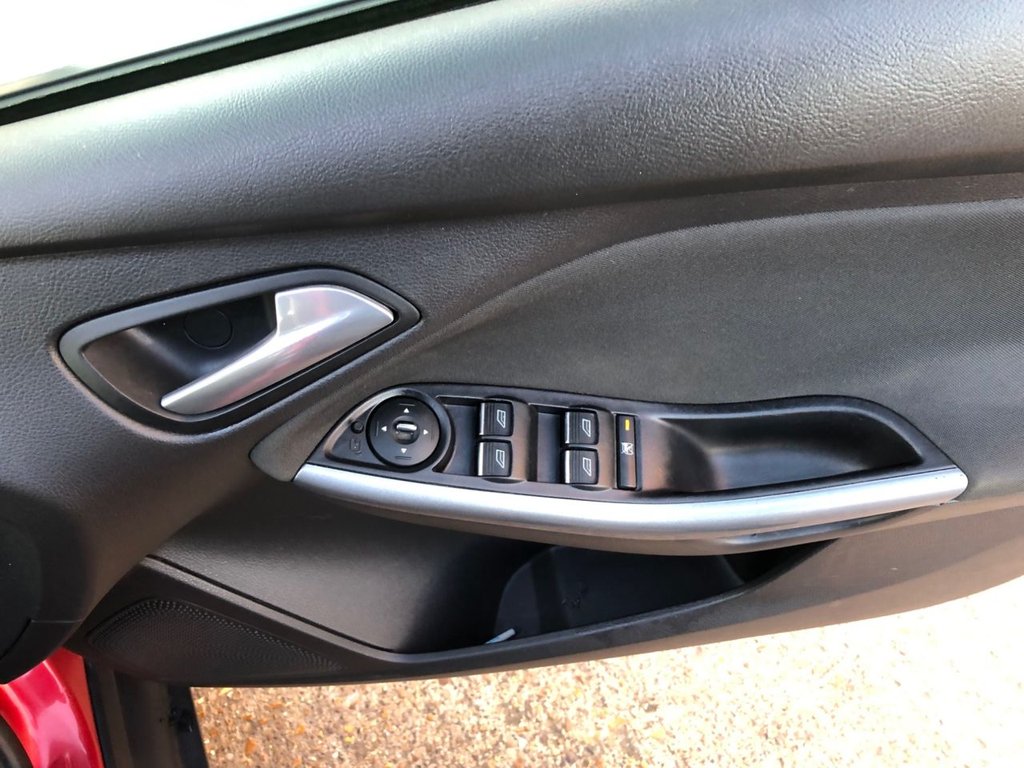 Used Ford Focus 2011 for sale - 77048646: Photo 19