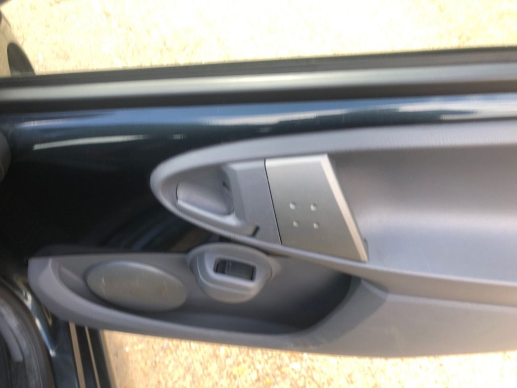 Used Toyota AYGO 2011 for sale - 77406722: Photo 14