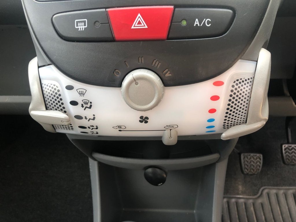 Used Toyota AYGO 2011 for sale - 77406722: Photo 16