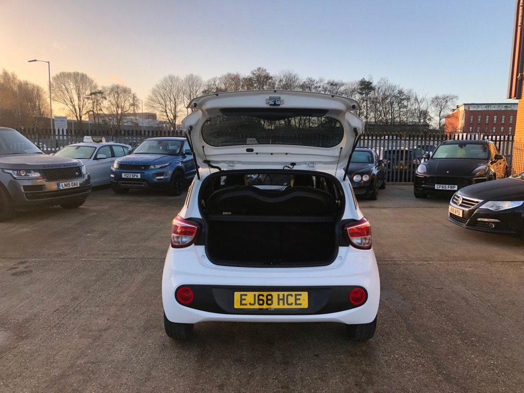 Used Hyundai i10 2018 for sale - 76900512: Photo 12