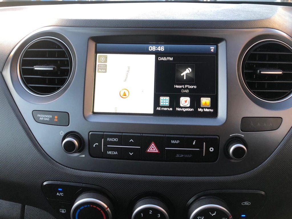 Used Hyundai i10 2018 for sale - 76900512: Photo 18