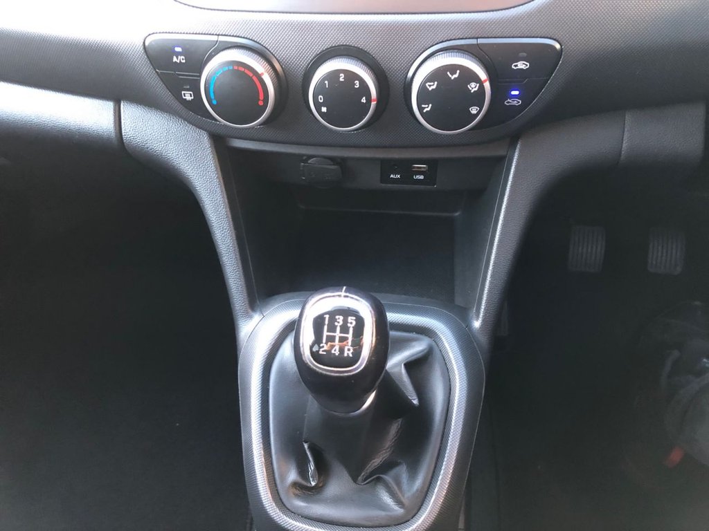 Used Hyundai i10 2018 for sale - 76900512: Photo 19