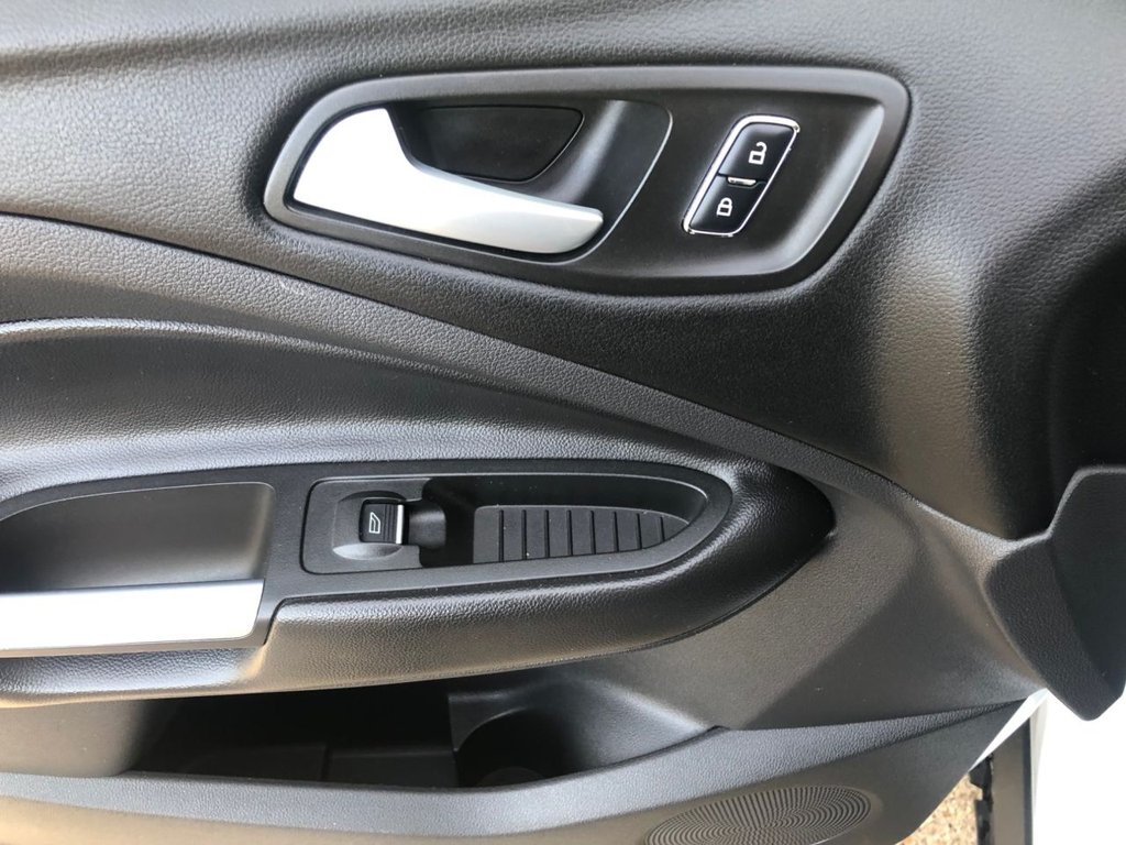 Used Ford Kuga 2015 for sale - 76751371: Photo 26