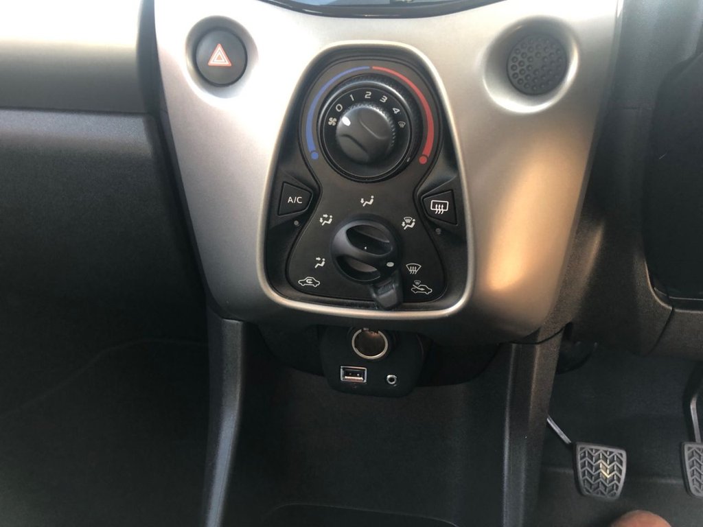 Used Toyota AYGO 2015 for sale - 76092722: Photo 9