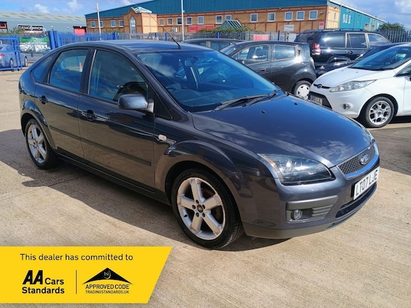 Cheap Ford Focus 2007 (07) - 1.8 Zetec Climate Hatchback 5dr Petrol Manual (169 g/km, 123 bhp) for sale in Peterborough, Cambridgeshire
