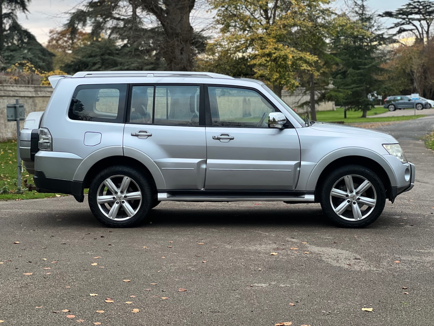 Used Mitsubishi Shogun 2007 for sale - 77136011: Photo 2