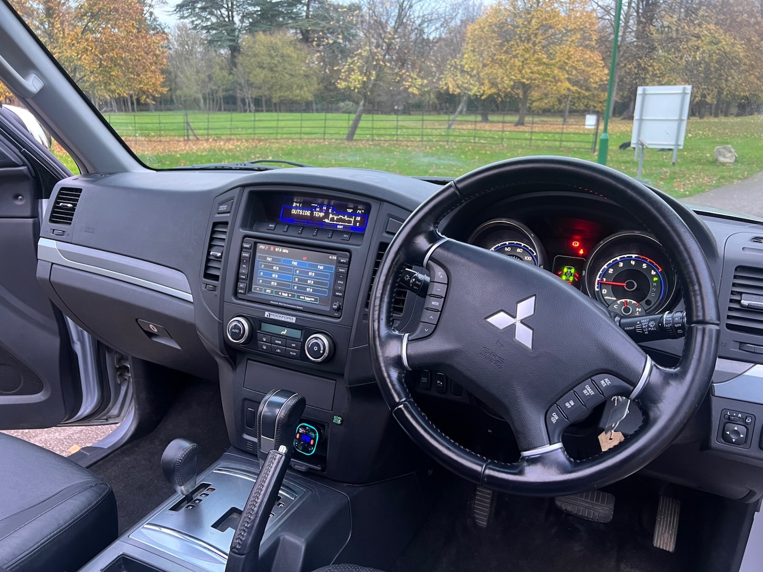 Used Mitsubishi Shogun 2007 for sale - 77136011: Photo 25