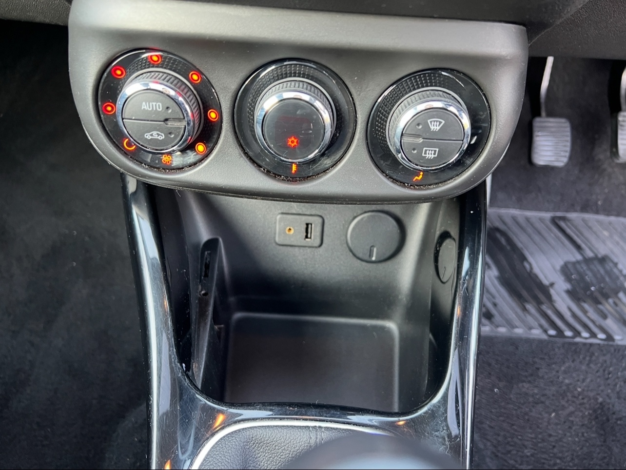 Used Vauxhall ADAM 2015 for sale - 76937374: Photo 21