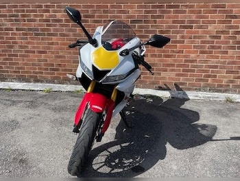 Used Yamaha YZF-R125 undefined for sale - bike-78170274: Photo