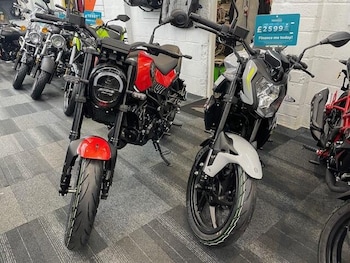 Used Benelli Leoncino 125 undefined for sale - bike-77882464: Photo