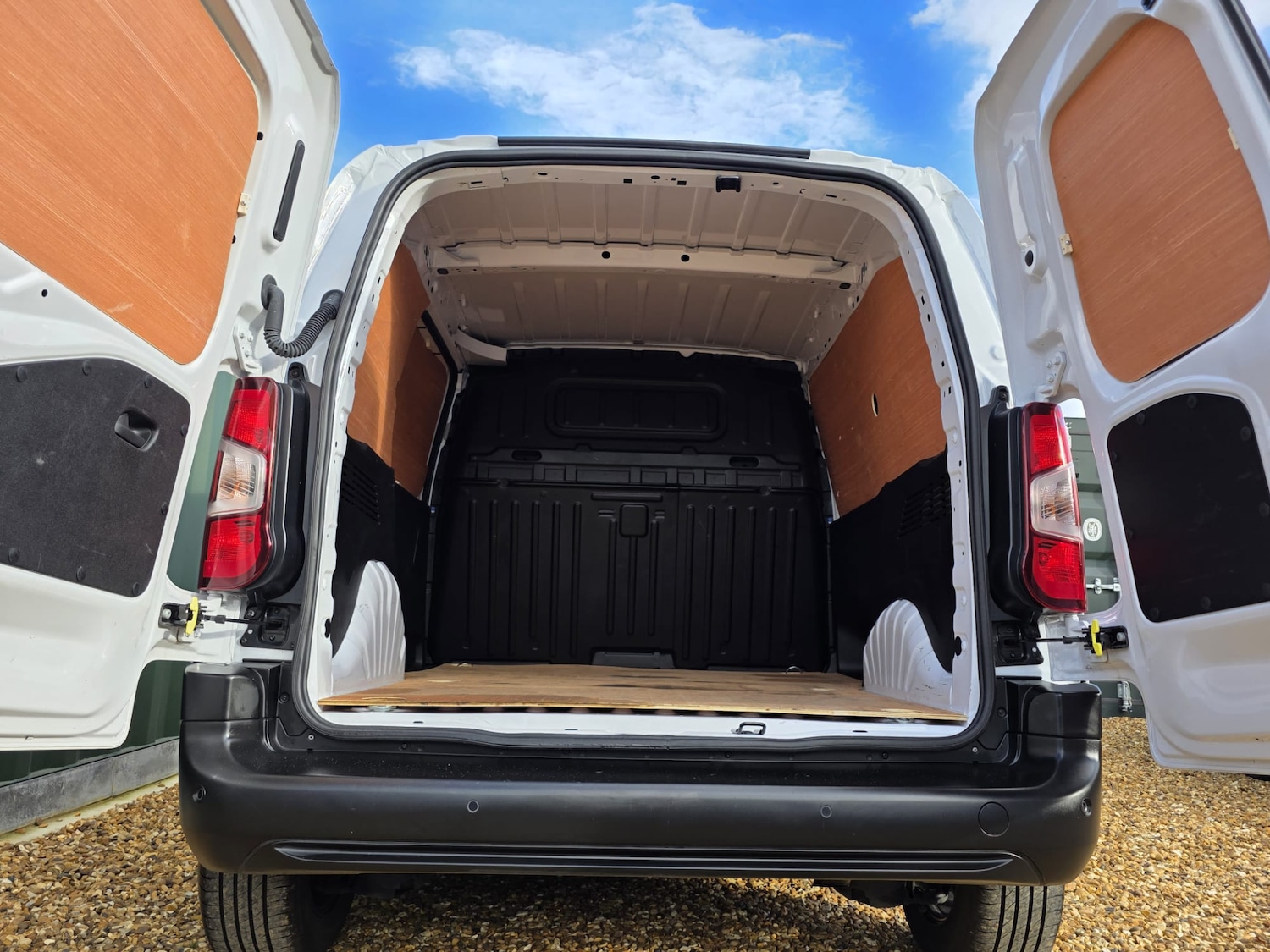 Used Vauxhall Combo 2024 for sale - 76477363: Photo 9