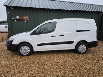 Used Peugeot Partner 2017 for sale - 76796185: Photo