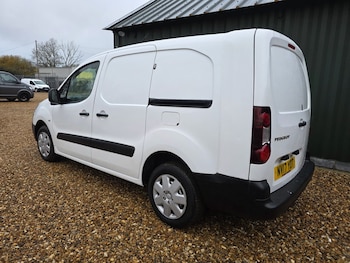 Used Peugeot Partner 2017 for sale - 76796185: Photo