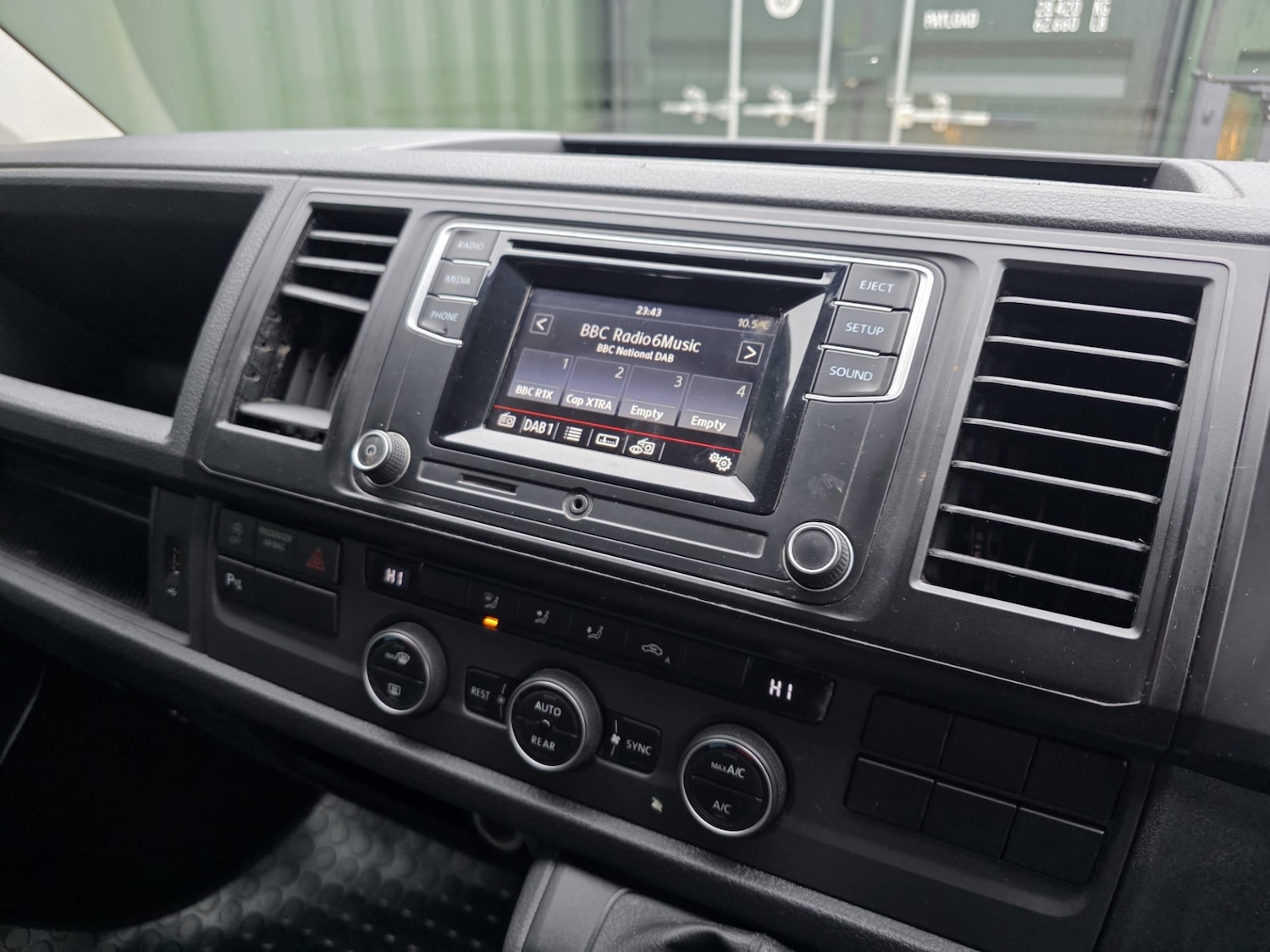 Used Volkswagen Transporter Shuttle 2017 for sale - 76626674: Photo 17