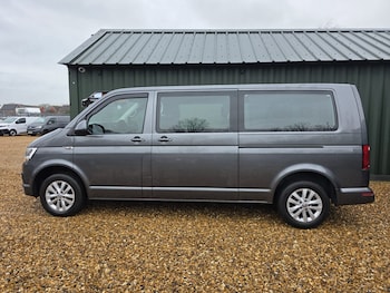 Used Volkswagen Transporter Shuttle 2017 for sale - 76626674: Photo