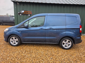 Used Ford Transit Courier 2023 for sale - 76945933: Photo