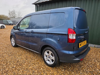 Used Ford Transit Courier 2023 for sale - 76945933: Photo