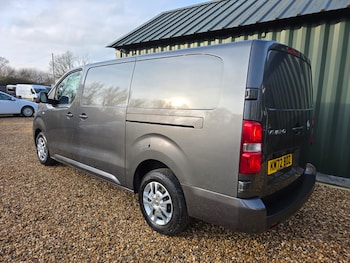Used Vauxhall Vivaro 2023 for sale - 77379308: Photo