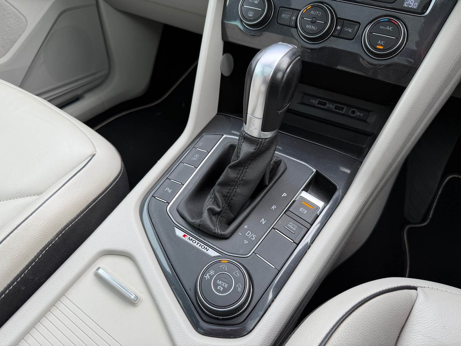 Used Volkswagen Tiguan 2018 for sale - 76416490: Photo 23