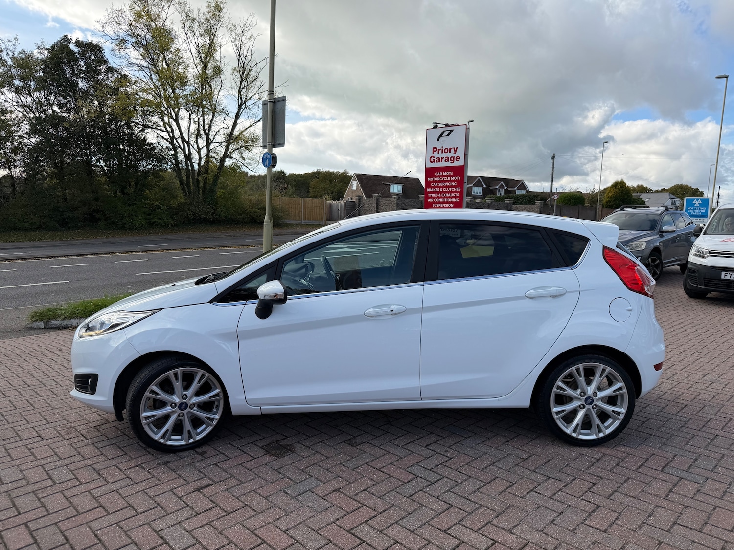Used Ford Fiesta 2014 for sale - 76334587: Photo 4
