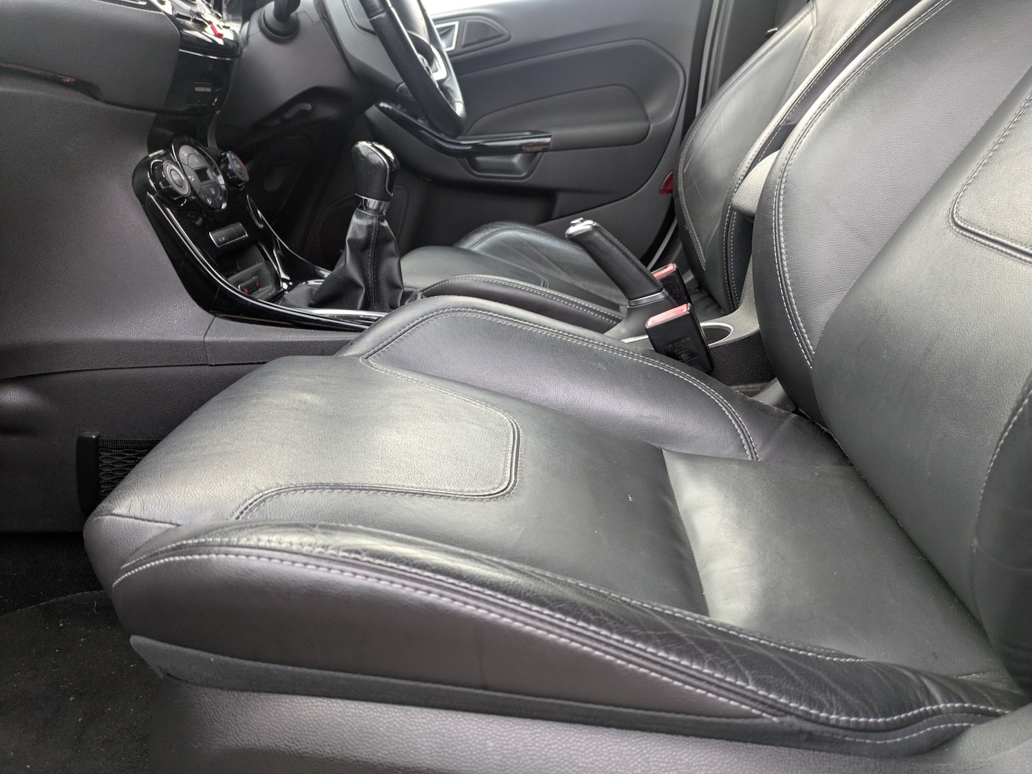 Used Ford Fiesta 2015 for sale - 76616895: Photo 24