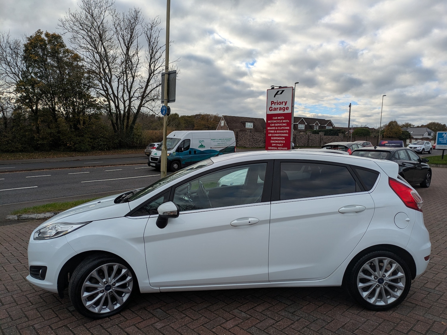 Used Ford Fiesta 2015 for sale - 76616895: Photo 4