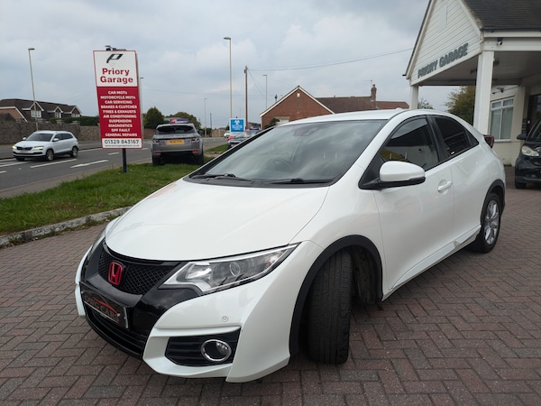 Used Honda Civic 2016 for sale - 76090050: Photo 3