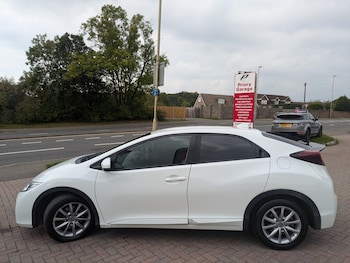 Used Honda Civic 2016 for sale - 76090050: Photo 4