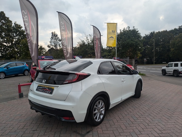 Used Honda Civic 2016 for sale - 76090050: Photo 7