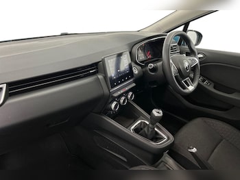 Used Renault Clio 2021 for sale - 76032206: Photo 2