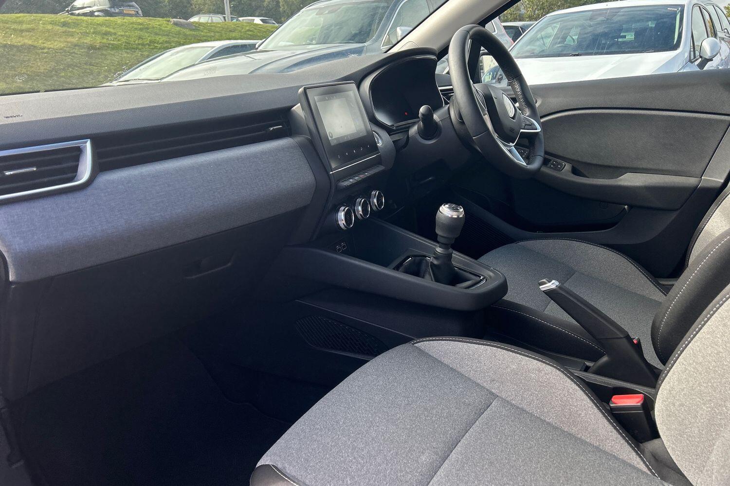 Used Renault Clio 2024 for sale - 76021070: Photo 2