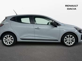 Used Renault Clio 2024 for sale - 75081829: Photo