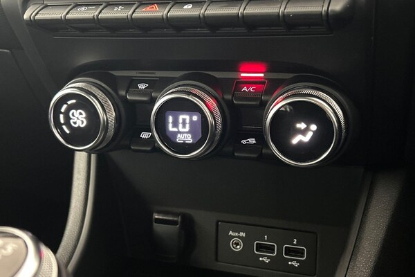Used Renault Captur 2023 for sale - 75978177: Photo 17