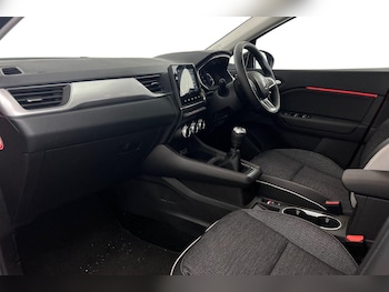 Used Renault Captur 2023 for sale - 75978177: Photo 2
