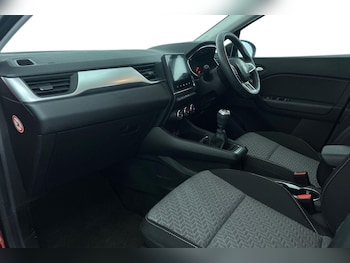 Used Renault Captur 2022 for sale - 76175266: Photo 2