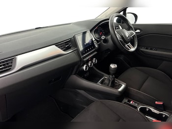 Used Renault Captur 2020 for sale - 76031787: Photo 2