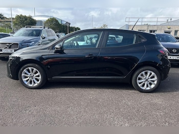 Used Renault Clio 2024 for sale - 75697311: Photo